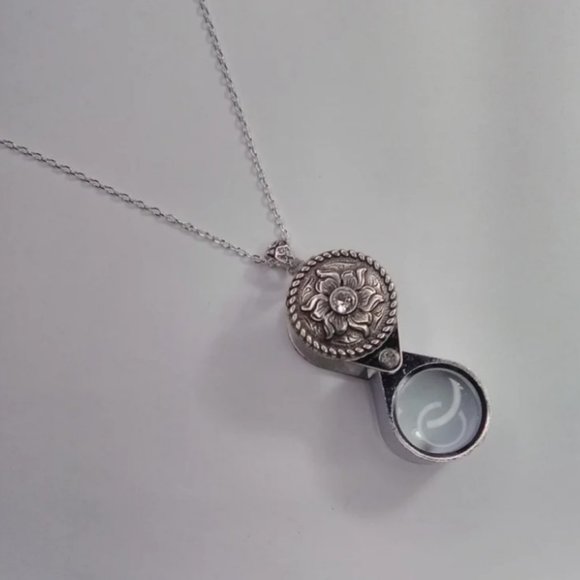 Magnifying Glass Oxidized Silver Rhinestone Floral Loupe Pendant Necklac… - Picture 2 of 9